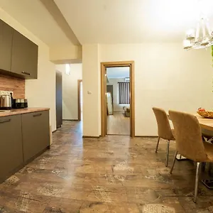 crown-life-apartment.sofiahotelsbg.com/
